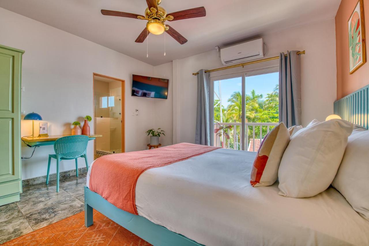 Bocas Paradise Hotel Bocas Town Bagian luar foto